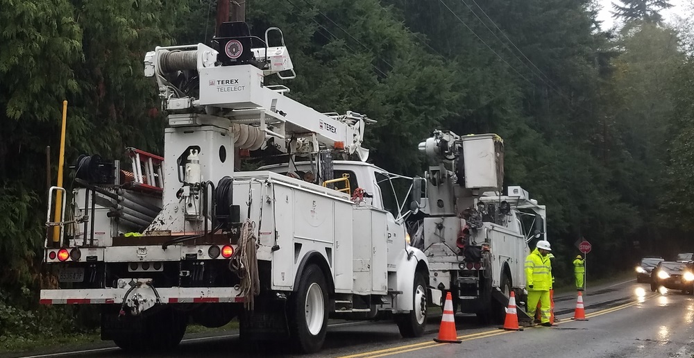 PSE crews respond to an outage